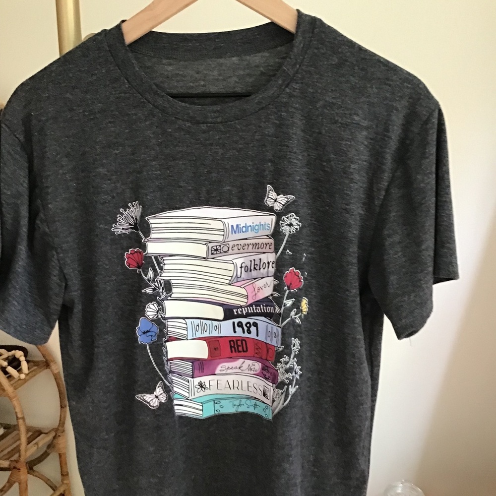 Taylor Swift Albums As Books Soft T-Shirt Grey Size M
